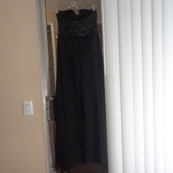 Dress - Picture 3 of 3